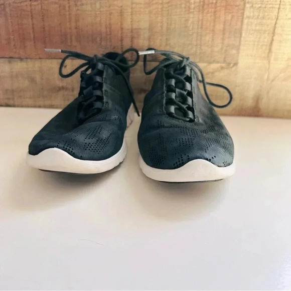 Cole Haan Women’s Zerogrand Perforated Trainer - Picture 4 of 10